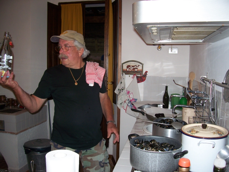  Image name: Persone131.jpg 
 width: 800 pixel 
 height: 601 pixel 
 Size: 346757 bytes 
 Click to enlarge 